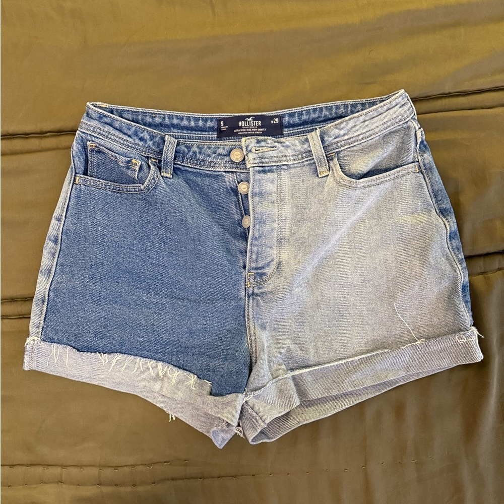 Hollister Ultra High-Rise Mom Short 3" - Two-Tone Colorblock Denim - Size 9/W29